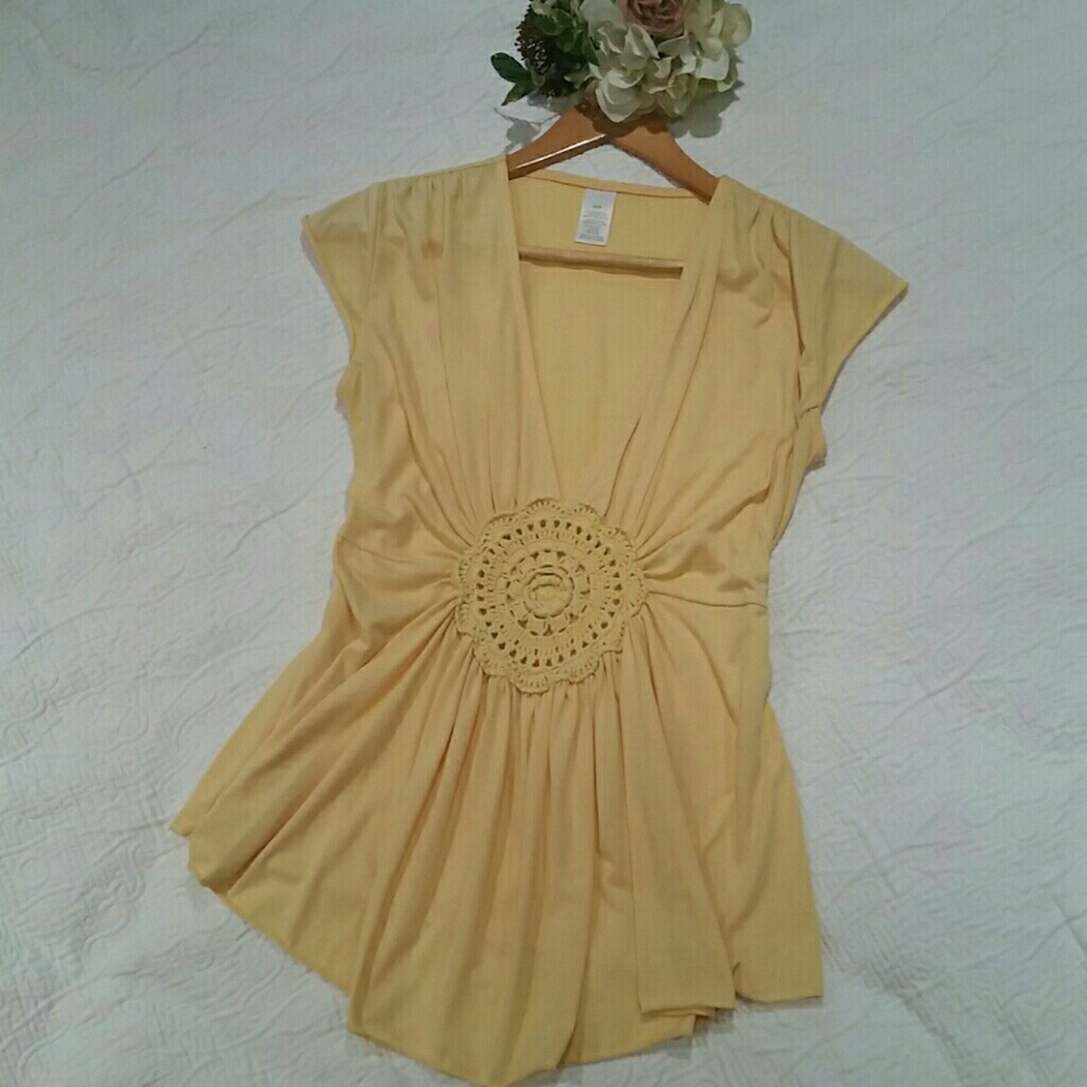 Boho summery very figure flattering top!